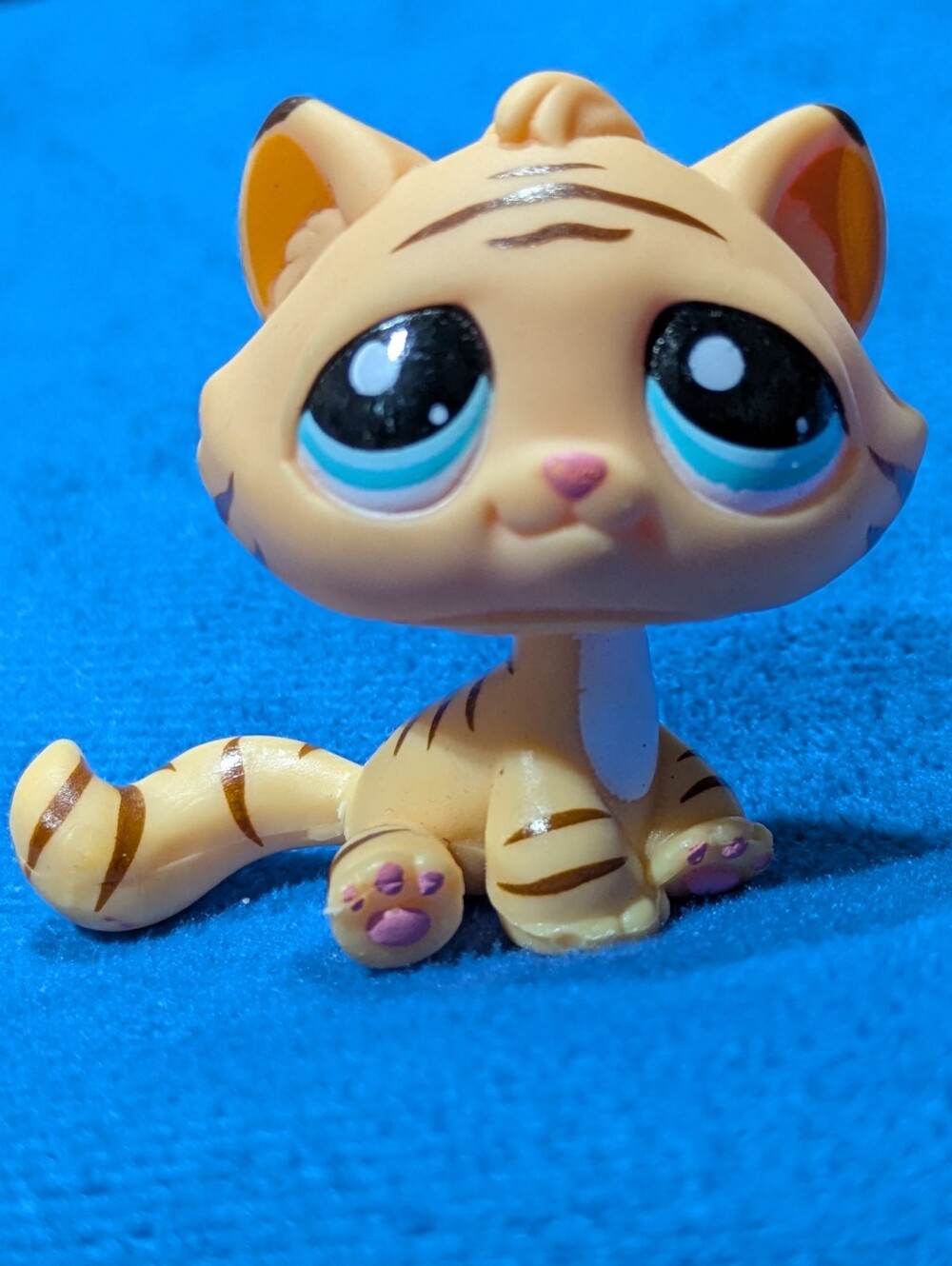LPS Tiger Cat #1608 Authentic Littlest Pet Shop Collectible Figure